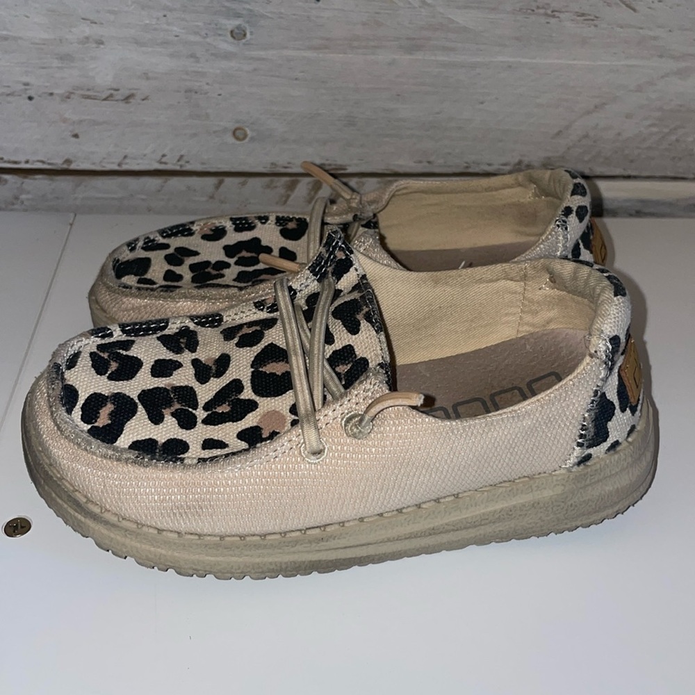 Hey Dude Kids Shoes in Cream and Black Leopard Print